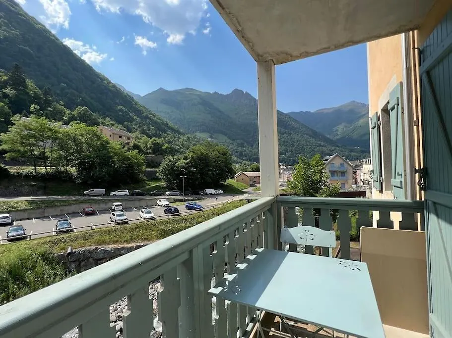 Appartement T3 Centre Ville Avec Parking, Balcon Et Wifi. 5P. Cauterets
