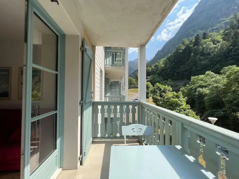T3 Centre Ville Avec Parking, Balcon Et Wifi. 5P. Cauterets Appartement