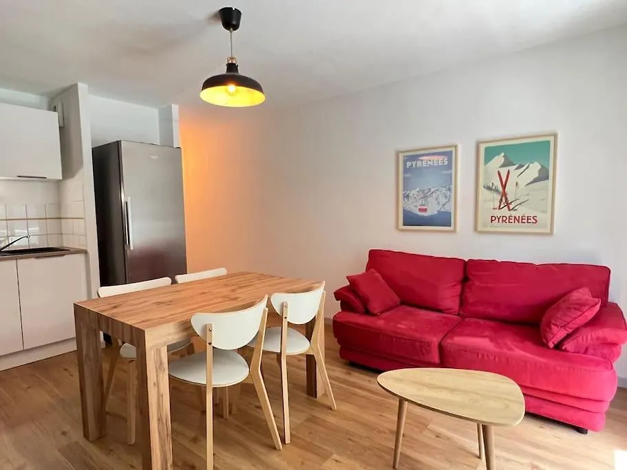 T3 Centre Ville Avec Parking, Balcon Et Wifi. 5P. Cauterets France